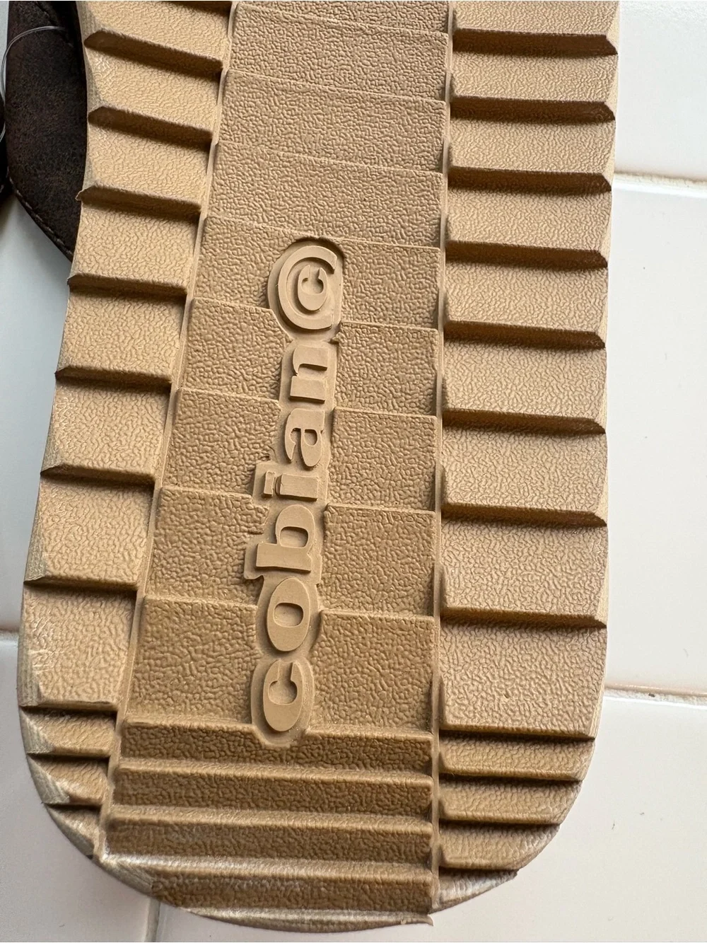 NWT Cobian Men’s AVR2 Trek Brown Flip Flop Sandals Beach Thongs Size 8